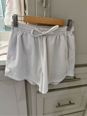 Lululemon women’s court rival shorts